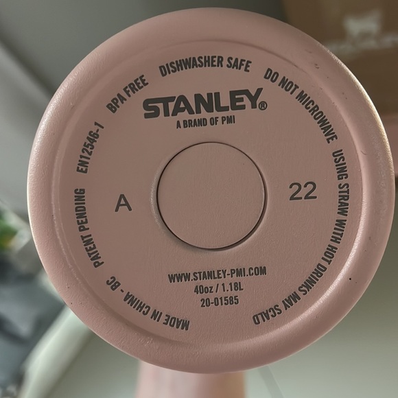 NWT Nectar Color Stanley Adventure Quencher Travel Tumbler 40 oz. - Picture 6 of 7